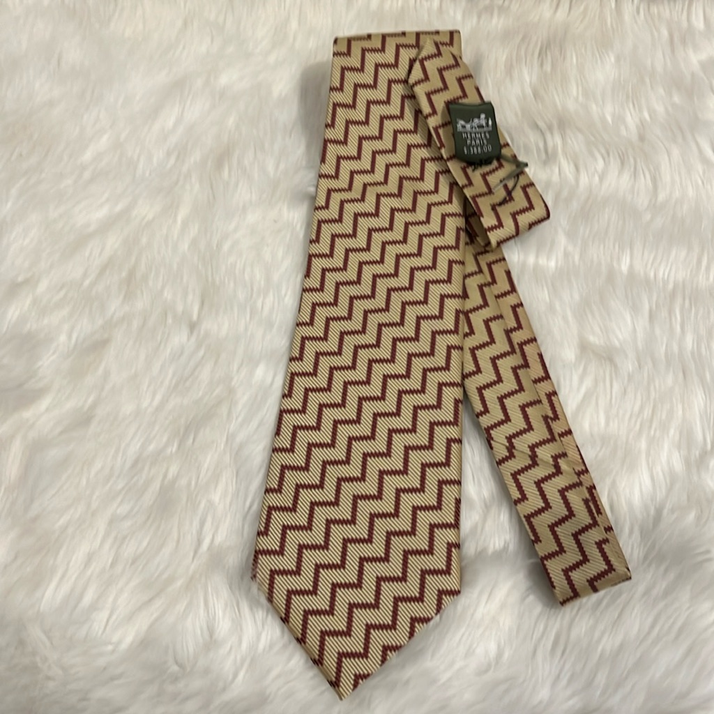 Vintage Hermes Silk Geometric Cream Red Tie Hand Made